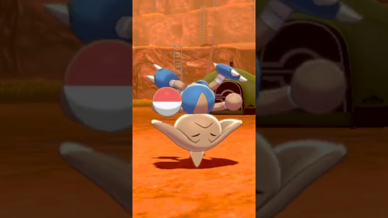 ボールを持って駆け寄ってくるカポエラー　#Shorts