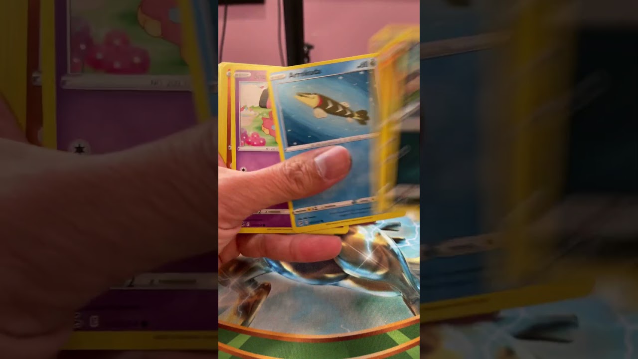 A Rare Card Huntail Appears! Fusion Strike Pokemon Cards Opening!