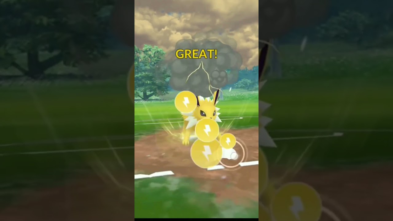 Battle With Eevee Evolution ⚡💧🔥 #pokemongo #shorts #gaming