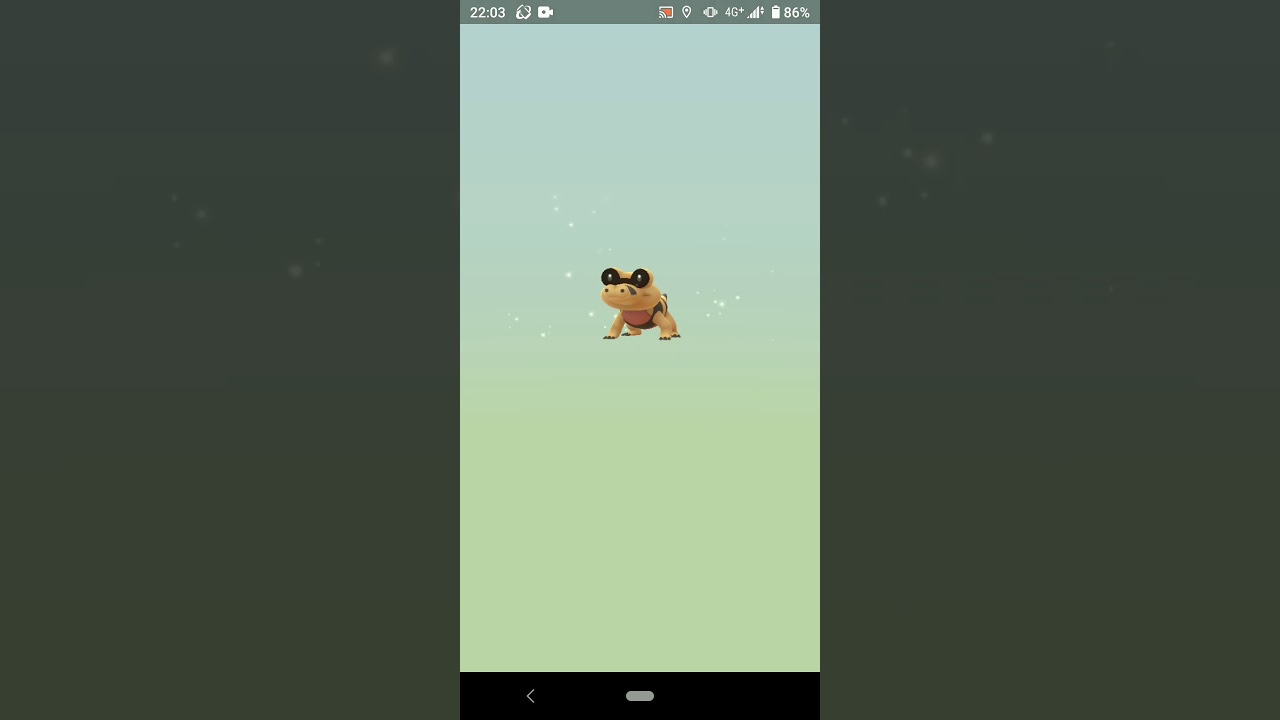 Hatching 12㎞ egg! Sandile!! Pokemon Go / 12キロ卵からメグロコ！ ポケモンGO