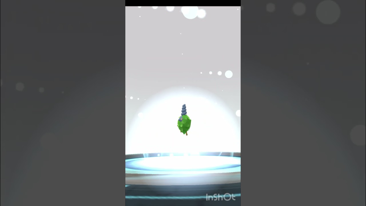 色違いのミノムッチ(くさきのミノ)をガーメイルに進化させてみた！　#ポケモンGO #色違い