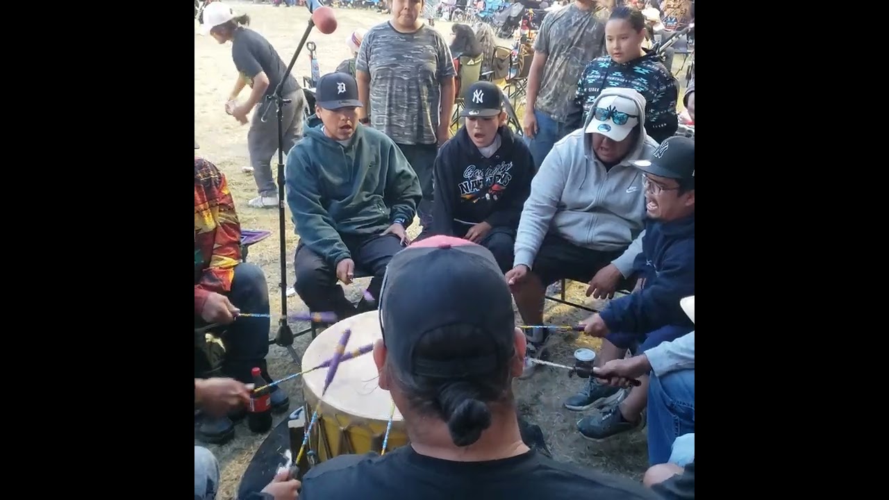 Tha Cree, last song of muskowekan powwow 2024