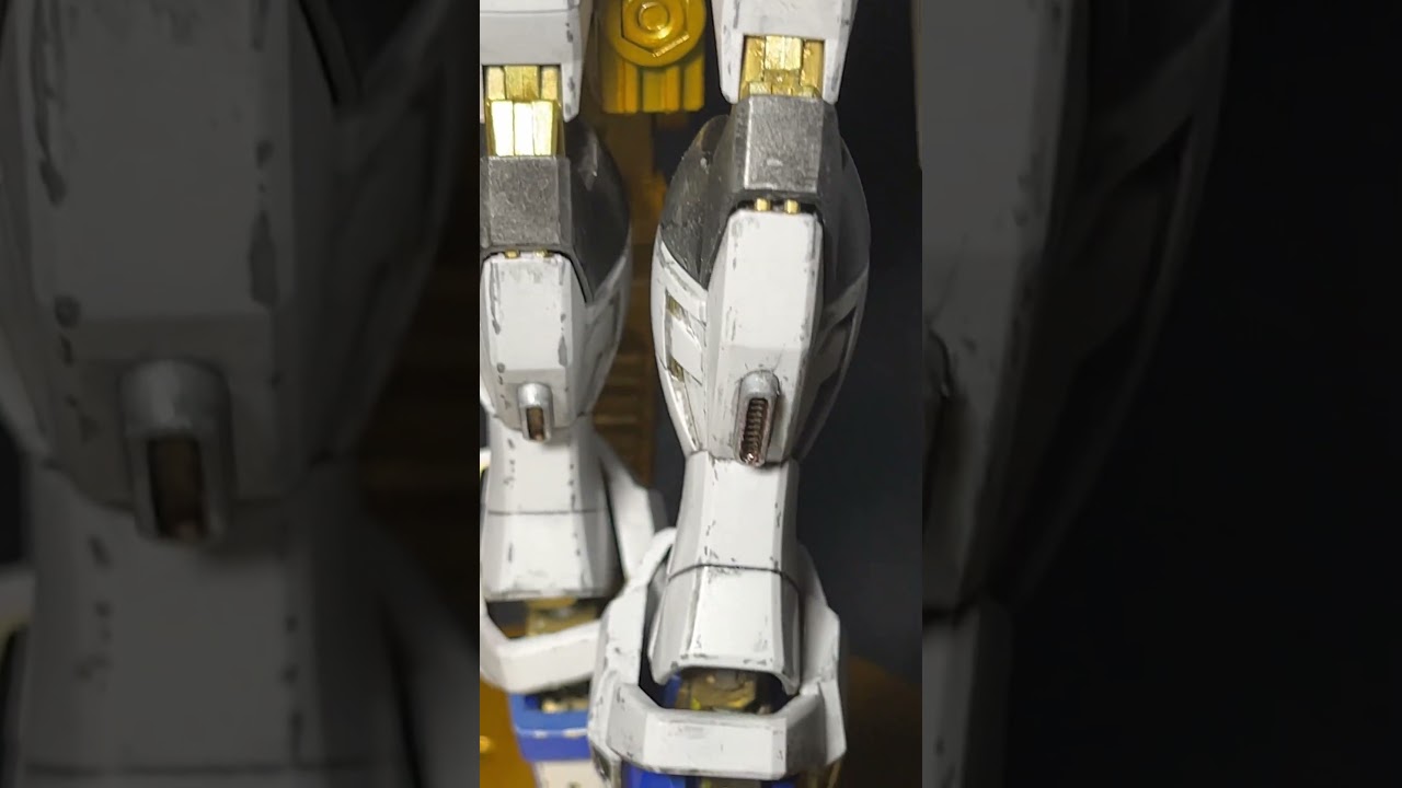 マイティーストライクフリーダムガンダム修正版　レールガン短めに切断、スネ排気口中枠赤追加、フェイスマスク塗装ハゲ修正、頭部及び胸部両サイド排気口ゴールドに&ムラ修正