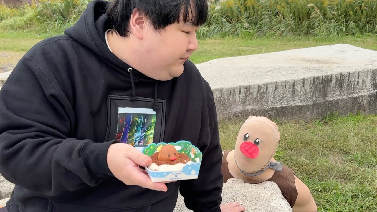 ミスド外で食べてたら現れたディグダ