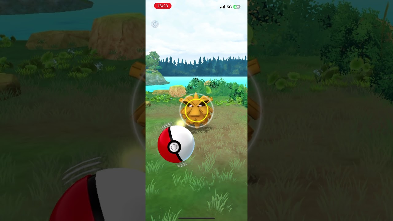 #pokemongo いきなり出てきたクヌギダマ色違い