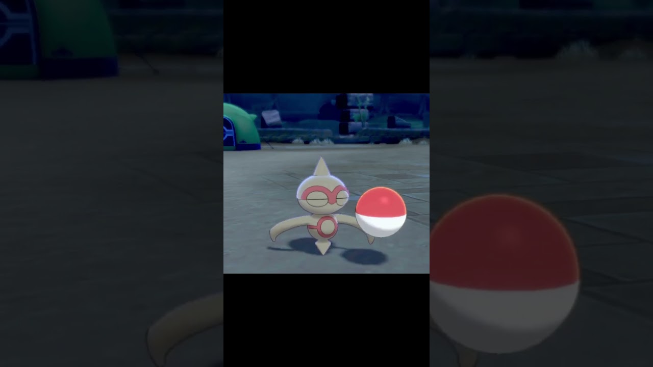 ボールを持ってやってくるヤジロン　#Shorts