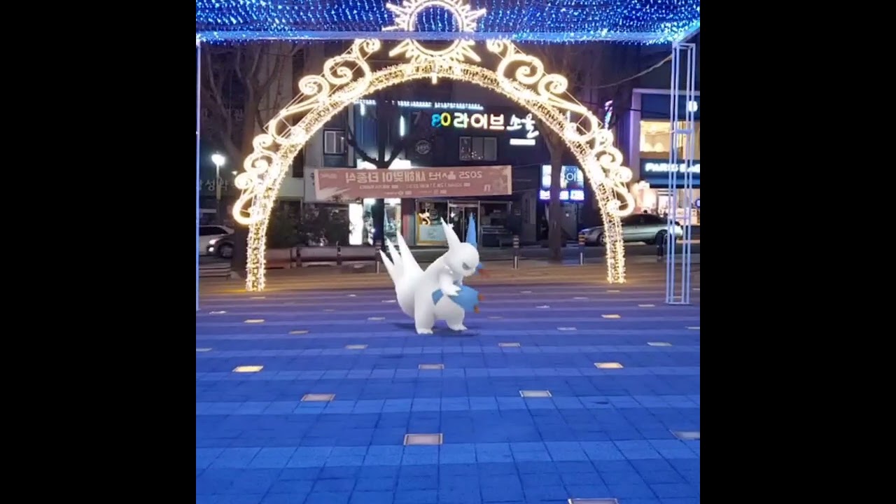 쟝고 ( Zangoose ) ザングース ( 貓鼬斬 )