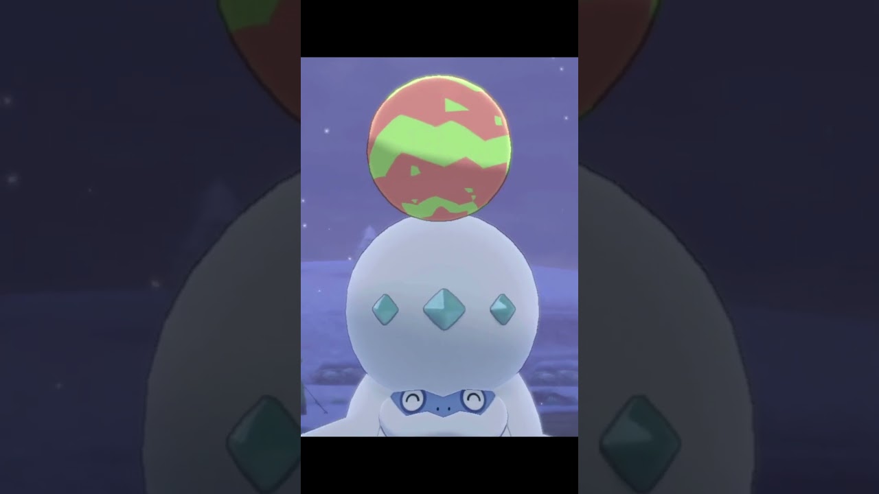 ボールを持って駆け寄ってくるガラルヒヒダルマ　#Shorts