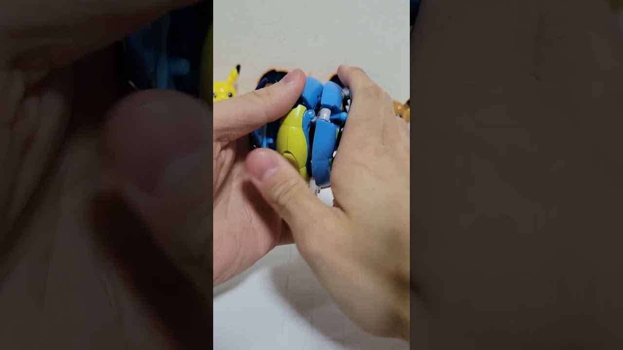 ギャラドスが変形してモンスターボールに入る中国玩具がやばいwww