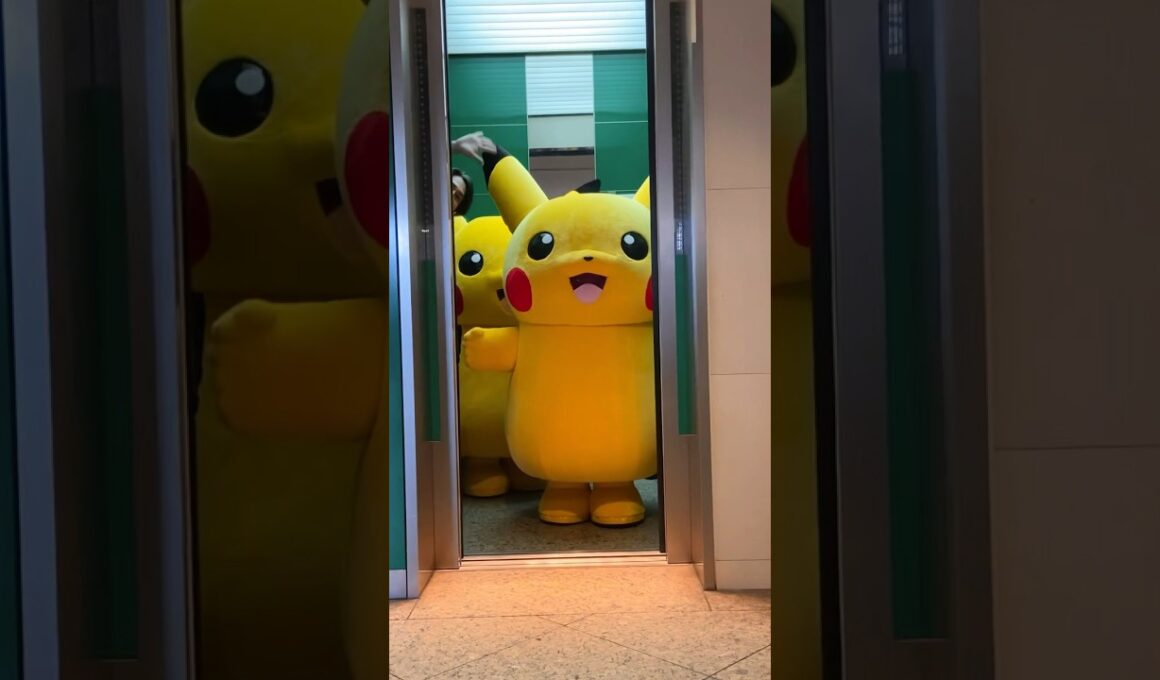 エレベーターに乗り込むピカチュウたち #shorts #ピカチュウ
