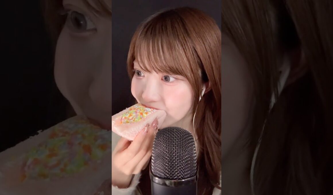 【もぐもぐASMR】カラーチョコ＆ホイップサンド🥪にかぶりつく🤤 #asmr #29miku #セブンイレブン